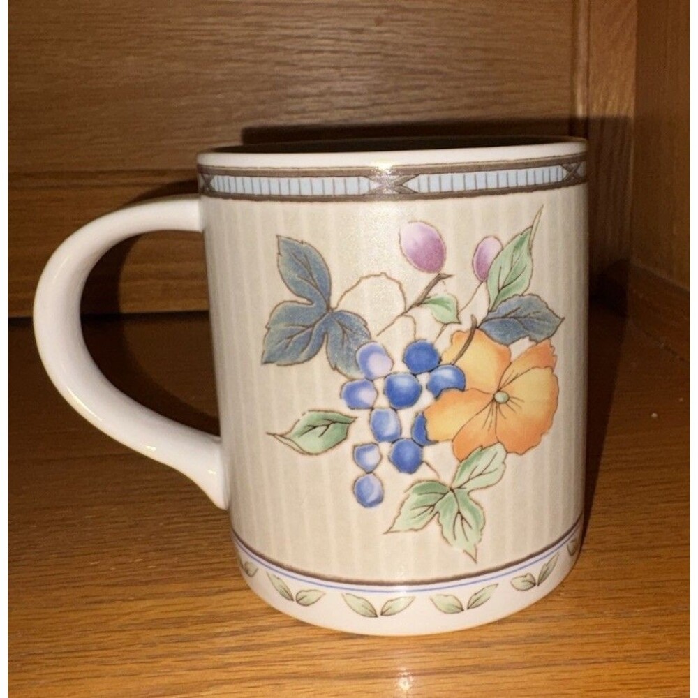 Mikasa Intaglio Garden Blossom Replacement Coffee Mug CA329 Fruit Floral 4” - Picture 3 of 6